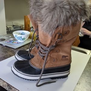 Sorel Joan of Ark BNWB US 7.5